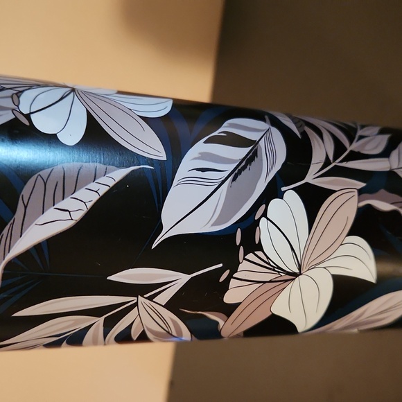 Lug Black and White Floral Thermos/water Bottle - Picture 10 of 10